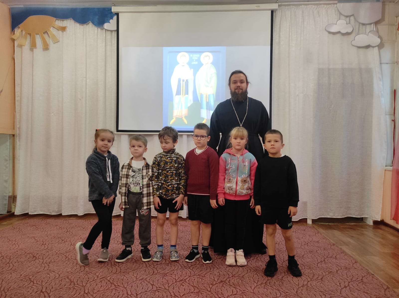 В детском саду «Солнышко» города Уварово прошла встреча со священником Уваровской епархии